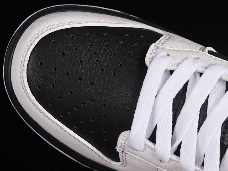 All Categories Nk SB Dunk Series Nk SB Dunk Low Low-top Sneakers F Version Nk Dunk Low "Reverse Panda" White and Black Reverse Panda SB Smashing Backboard Fashion Casual Sneakers FD9064-011